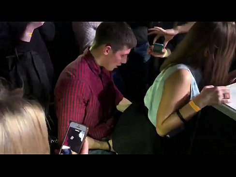 ❤️ Rus gecə klubunda əsl seks. 18 yaşlı rus qızı gecə klubunda anus və vajinada sikilib Porno az.porngifer.ru